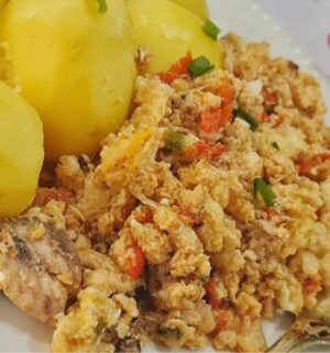 BOILED IRISH POTATO WITH EGG SAUCE